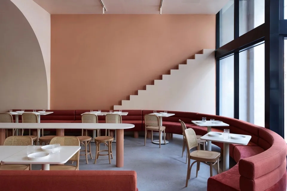 布达佩斯咖啡馆餐饮空间设计